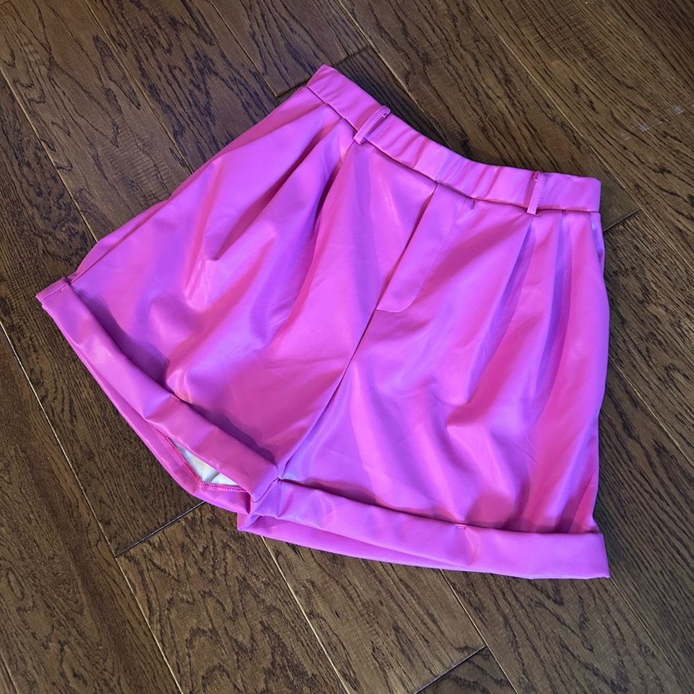 High-Waist Pleated Women's Shorts in Bright Pink